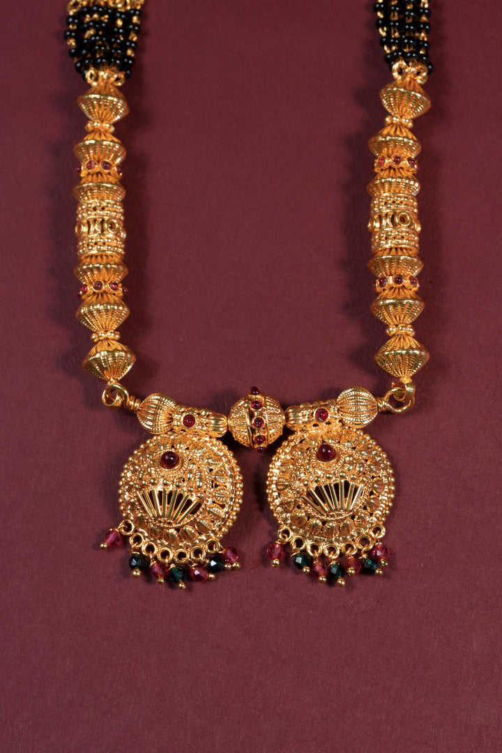 Geru finish short flower peacock pendant